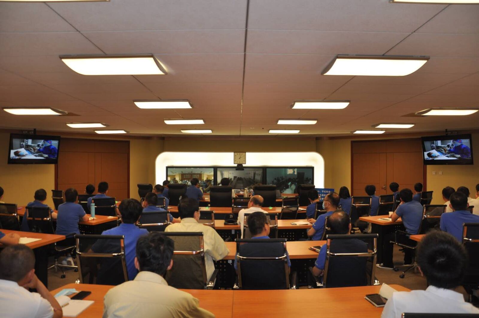 ȫ���˴��������������ʮ�����嶭�³�����ת��ȫ�������ᡱ����